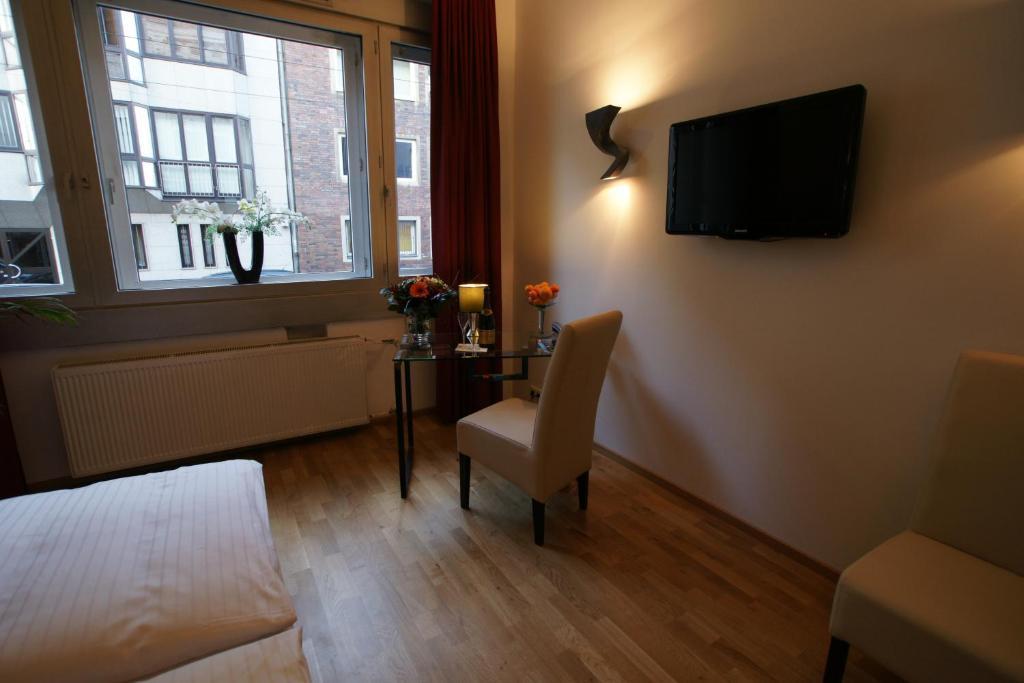 Double or Twin Room,48266764:JPEG